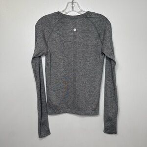 lululemon athletica Heathered Gray Long Sleeve Seamless Top